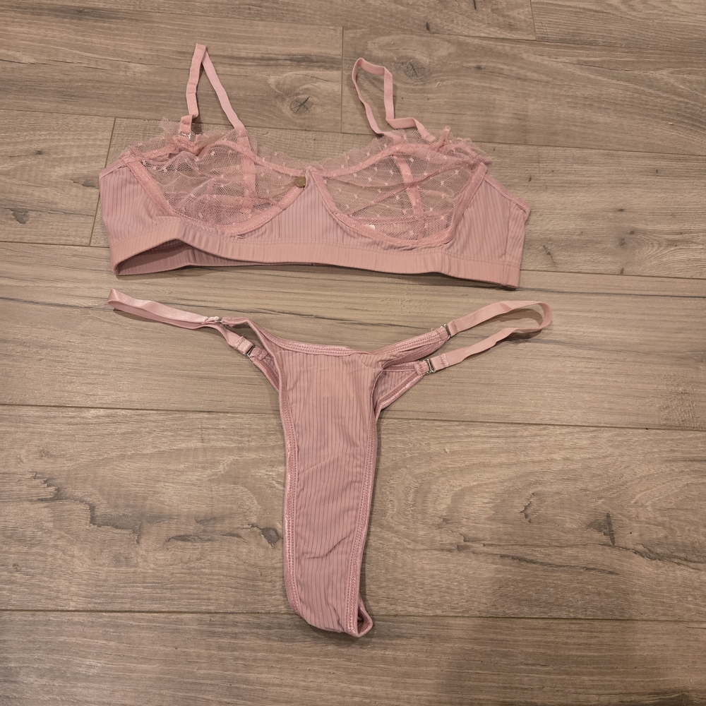 NIP BLK LUX BOUTIQUE Pink Ribbed Ruffle Lace Lingerie Set Unlined Balconette Bra